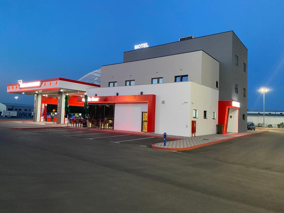 Belamionix Motel Bosanski Samac Экстерьер фото